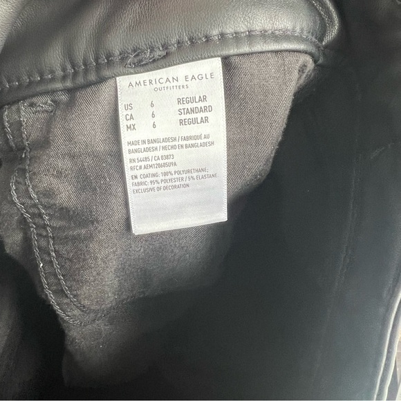 American Eagle Faux Leather Black Hi Rise Jeggings Size 6 - Picture 6 of 6